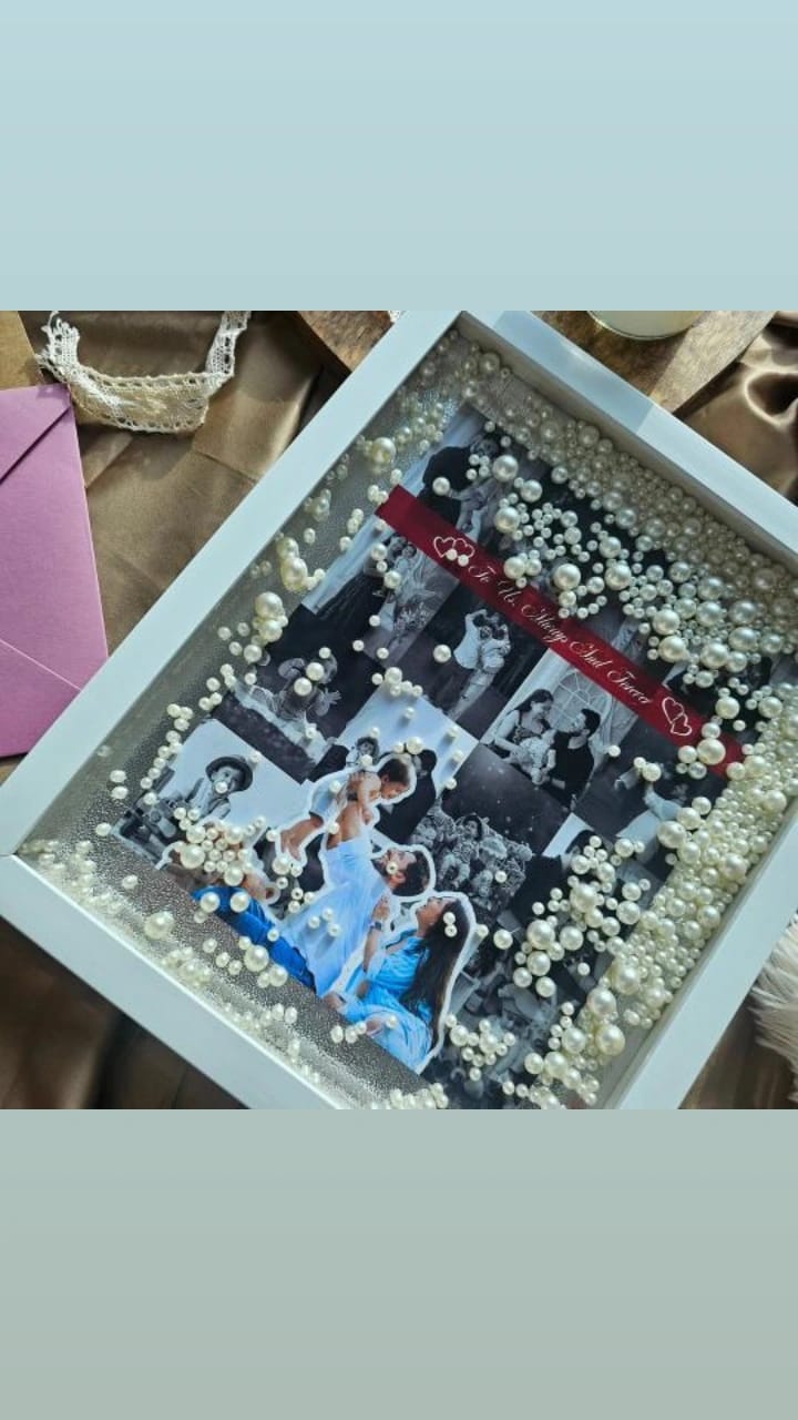 Beautiful LED Floating Pearl Frame